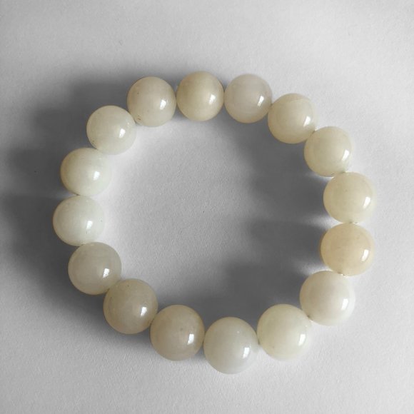 Off white stone round bead elastic bracelet - Picture 3 of 3